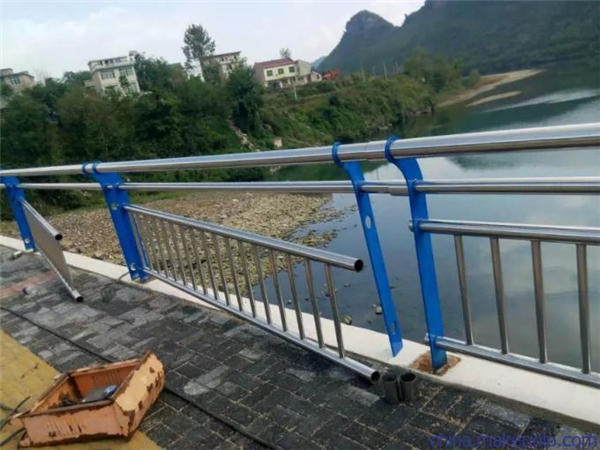 台州不锈钢复合管护栏是一种卓越的防护材料